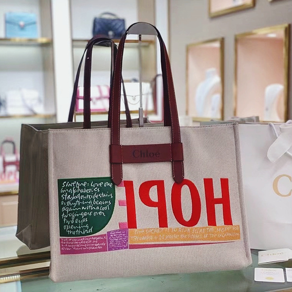 끌로에 아트워크 코리타 켄트 라지 토트백 CHC21US384E6927S