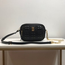 버버리 스몰 퀄팅 롤라 카메라 백 80207571